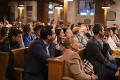 Guests-watching-performance2